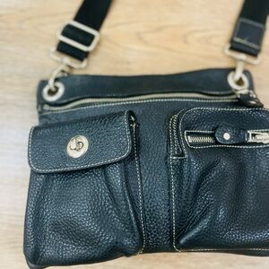 Elegant ROOTS Leather Crossbody pre owned shoulder Bag